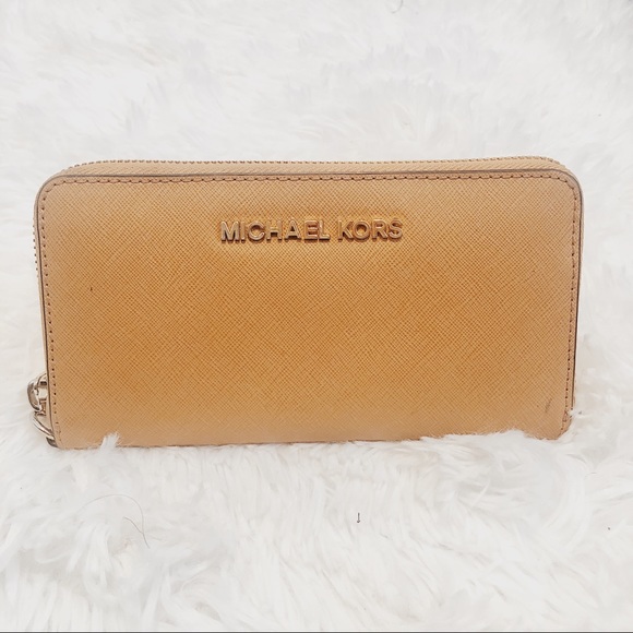 Michael Kors Handbags - 🚫SOLD🚫 Michael kors wallet